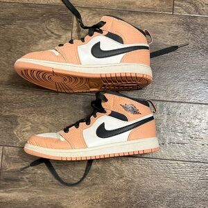 Nike High-Top Sneakers in Peach and White